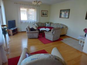 Część wypoczynkowa w obiekcie Ferienwohnung Schwarzl
