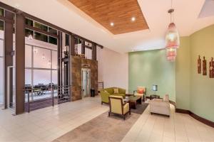 Posezení v ubytování Protea Hotel by Marriott Lusaka