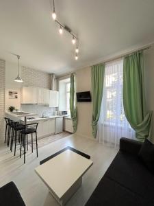 Kuchyňa alebo kuchynka v ubytovaní Modern Apartment in Old City Center