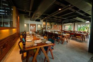 Restaurant o un lloc per menjar a ANANSA BOUTIQUE HOTEL by The Kannur Club