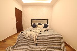 Foto dalla galleria di Perfectstayz Homes Mussoorie 120 meters uphill a Mussoorie