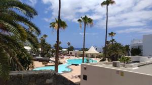 Bazén v ubytování Luxury Apartamento Luz de Mar Complejo Playa Roca nebo v jeho okolí