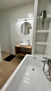 Koupelna v ubytování Rezidex Apartmanház