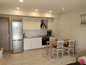 Η κουζίνα ή μικρή κουζίνα στο Home Melina