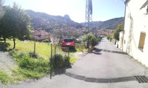 A general mountain view or a mountain view taken from Az apartmant