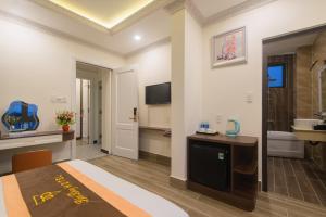 TV a/nebo společenská místnost v ubytování BẢO DUY HOTEL 5