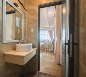 Koupelna v ubytování BẢO DUY HOTEL 5 + 37 fotografií