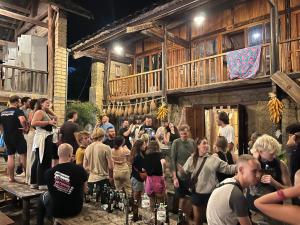 Επισκέπτες που μένουν στο homestay bongbang