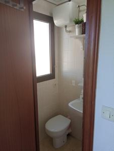 Kúpeľňa v ubytovaní Estudio Sota-Piscina