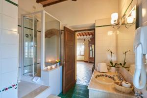 Koupelna v ubytování Agriturismo Pometti - Villa Boscarello + 37 fotografií