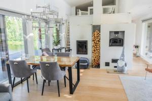 Kuchyň nebo kuchyňský kout v ubytování Villa Wikkelä