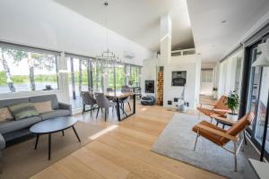 Posezení v ubytování Villa Wikkelä + 37 fotografií