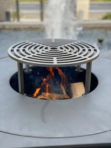 Kemudahan BBQ tersedia untuk tetamu di rumah percutian