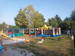 Ο χώρος παιχνιδιού για παιδιά στο Chalet calme et agréable