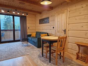Posedenie v ubytovaní ZAKOapartamenty BUTOROWY RESIDENCE