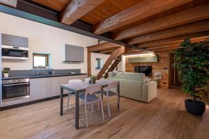 Kuchyň nebo kuchyňský kout v ubytování Maison Marcoz - Appartamenti vacanze