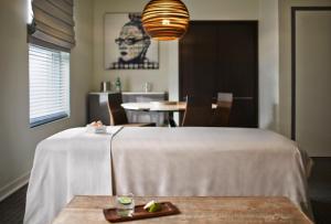 Postel nebo postele na pokoji v ubytování Hotel Zetta San Francisco
