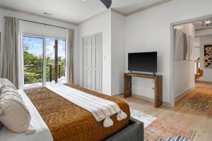 Et tv og/eller underholdning på Simply Stunning Off Blue Ridge Pkwy