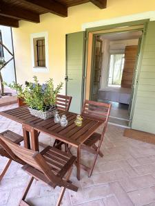 Balkón nebo terasa v ubytování Just Langhe Casa Dolcetto