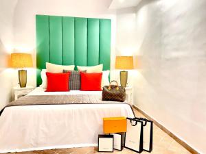 Łóżko lub łóżka w pokoju w obiekcie Palace Fontana Di Trevi House