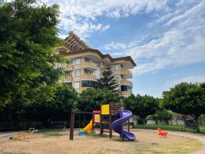 Herní místnost nebo prostor pro děti v ubytování SA Apartments! Family 2BD Flat 150m to the Beach
