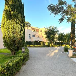 コスタ・バジェーナにあるCosta Ballena Mar Abiertoの煉瓦造りの木道