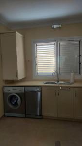 Una cocina o zona de cocina en Apartment with view, wifi and pool in Arguineguin