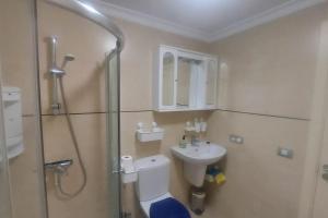 Un baño de Apartment with view, wifi and pool in Arguineguin