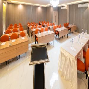 Yulia Hotel Managed by HIG商务区和/或会议室
