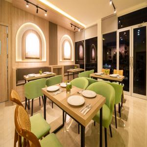 Yulia Hotel Managed by HIG餐厅或其他用餐的地方