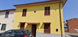 The building in which the holiday home is located