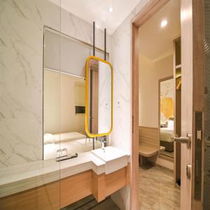 Yulia Hotel Managed by HIG的一间浴室