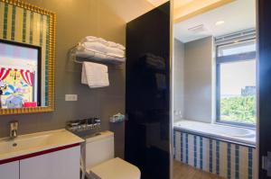Afbeelding uit fotogalerij van Whitecaps B&B in Yanliau