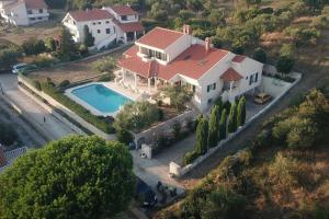 Bazén v ubytování 5* Seaview Villa Clara for 12+ guests, Kožino nebo v jeho okolí