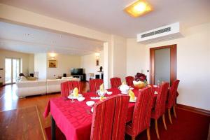 Posezení v ubytování 5* Seaview Villa Clara for 12+ guests, Kožino