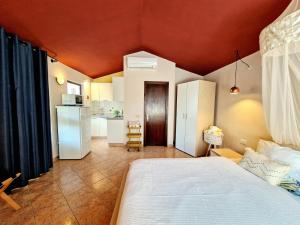 Postel nebo postele na pokoji v ubytování Poreč Villa Mihaela