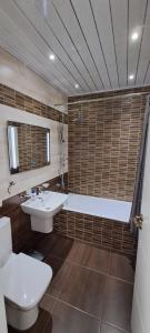 Bany a Guest House Pirosmani 60
