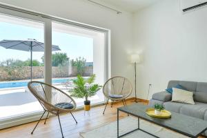 Część wypoczynkowa w obiekcie Villa Natura with pool, Zadar county