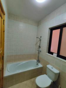 Seaview Apartment的一间浴室