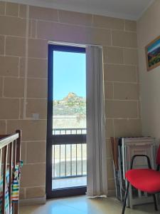 Seaview Apartment的阳台或露台