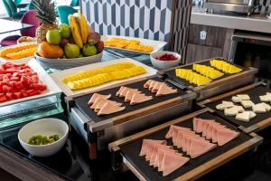 Comida no hotel ou em algum lugar perto