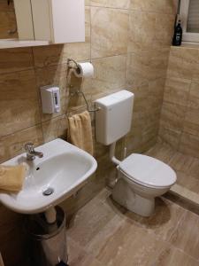 Kylpyhuone majoituspaikassa Central Luxury Rooms Izidor