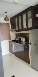 Kuchyň nebo kuchyňský kout v ubytování 2BR Condo free pool with wifi near Mall in Davao City