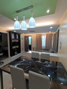 Fotografie z fotogalerie ubytování 2BR Condo free pool with wifi near Mall in Davao City v destinaci Davao
