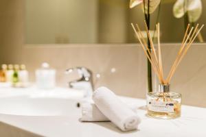 A bathroom at Hotel Alpenroyal - The Leading Hotels of the World