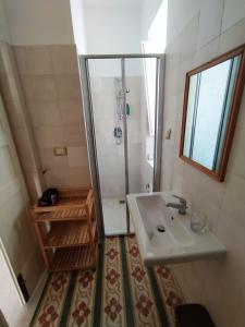 Koupelna v ubytování B&B Corte Fiorita