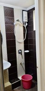 Koupelna v ubytování 2BR Condo free pool with wifi near Mall in Davao City