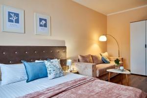 Postel nebo postele na pokoji v ubytování Central Two room Lux Apartments