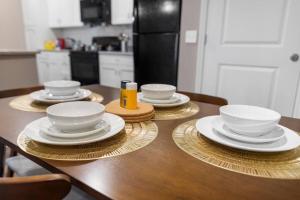 Cucina o angolo cottura di Upscale 1BR/1BA: Resort Vibes, City Edge, Bliss