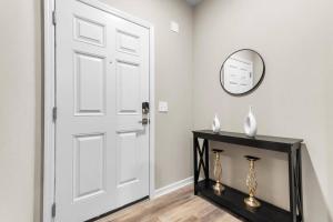 Foto dalla galleria di Upscale 1BR/1BA: Resort Vibes, City Edge, Bliss a Melbourne